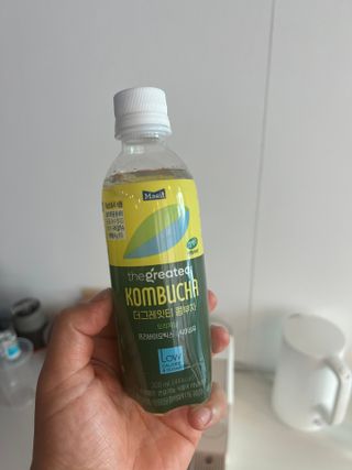 더그레잇티 콤부차 [매일유업] 더그레잇티 44kcal 콤부차 300ml *12개입 (오리지널 6개+베리리치 6개) — 5점을 준 리뷰어가 2023년 7월 올린 사용 사진