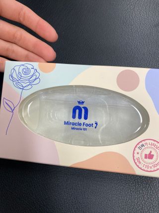 미라클풋 유리발각질제거기 물없이 쓱싹쓱싹 몇번만에 발각질 완벽제거 — 4점을 준 리뷰어가 2021년 10월 올린 사용 사진