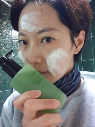프리마인 메이크업과 들뜨는 각질까지 한방에 깐달걀로! 순하기까지한 셀베이스 그린티클렌저(200ml) — 5점을 준 리뷰어가 2023년 5월 올린 사용 사진