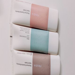 [후르디아] 끈적임 없는 착한성분 비건  핸드크림 3종 — 5점을 준 리뷰어가 2022년 10월 올린 사용 사진