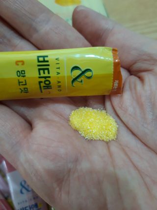 비타앤C 레몬맛, 망고맛 — 5점을 준 리뷰어가 2021년 6월 올린 사용 사진