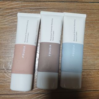 [후르디아] 끈적임 없는 착한성분 비건  핸드크림 3종 — 5점을 준 리뷰어가 2021년 1월 올린 사용 사진