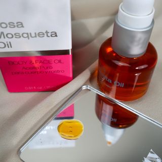 유니베르소 로즈힙 오일 15ml — 5점을 준 리뷰어가 2021년 4월 올린 사용 사진