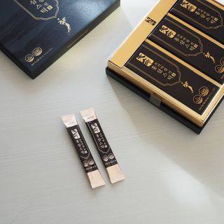 헬스업_천명진프리미엄홍삼스틱_10ml x 30포 — 5점을 준 리뷰어가 2021년 1월 올린 사용 사진