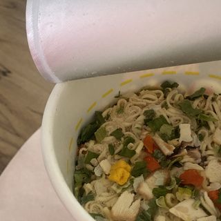 NISSIN 닛신 컵누들  4종 - 씨푸드오리지날, 씨푸드 스파이시, 씨푸드 커리, 씨푸드 XO소스 — 5점을 준 리뷰어가 2022년 5월 올린 사용 사진