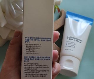 더마포레스트 모이스처라이징 아쿠아크림 / 수분크림 히알루론산 펩타이드 보습 미백 주름개선 — 4점을 준 리뷰어가 2021년 6월 올린 사용 사진