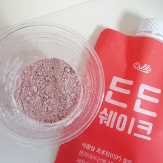 [덜다] 든든 식물성 단백질 쉐이크 40g X 7입 (곡물/딸기) — 5점을 준 리뷰어가 2023년 8월 올린 사용 사진