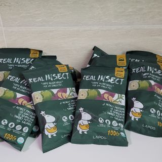 [푸디웜] 라포그  리얼인섹트 웨이트밸런스 저알러지 강아지 사료  1.2KG — 5점을 준 리뷰어가 2022년 6월 올린 사용 사진