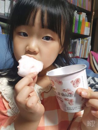 젤리벨리 솜사탕 2종-딸기치즈케이크, 바닐라 — 4점을 준 리뷰어가 2021년 12월 올린 사용 사진