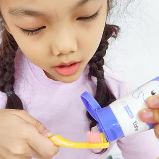 닥터데디스 안심불소 튼튼치약(청포도, 민트 중 택 1) 60g + 여행용 미니 치약 15g — 5점을 준 리뷰어가 2022년 10월 올린 사용 사진