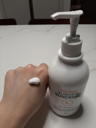 [닥터문] 프리미엄 알로에베라 선크림 500ml — 5점을 준 리뷰어가 2022년 6월 올린 사용 사진