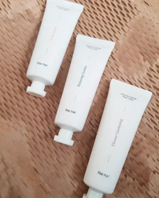 리엔케이 센티드 리페어 핸드크림 SET - 3 fragrance — 5점을 준 리뷰어가 2022년 11월 올린 사용 사진