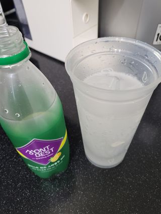 몽베스트 Montbest with Sparkling water Lemon OR Lime 20병(랜덤) — 5점을 준 리뷰어가 2022년 8월 올린 사용 사진