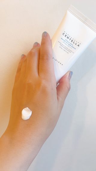[스킨1004] 마다가스카르 센텔라 히알루-시카 워터핏 선세럼 50ml — 4.5점을 준 리뷰어가 2024년 6월 올린 사용 사진