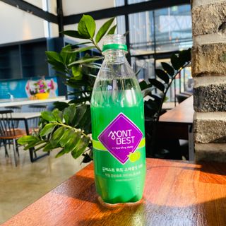 몽베스트 Montbest with Sparkling water Lime20병 — 4점을 준 리뷰어가 2021년 10월 올린 사용 사진