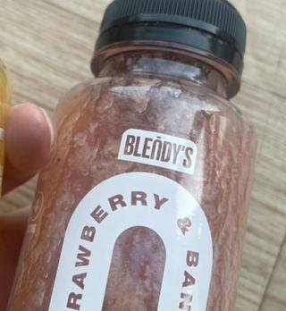 BLENDY'S 핑크 스무디+블론디 스무디 — 5점을 준 리뷰어가 2022년 3월 올린 사용 사진