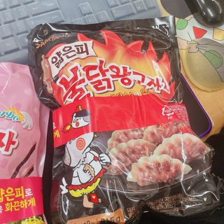 삼양냉동 [삼양] 얇은피불닭왕교자+얇은피까르보불닭왕교자 총4팩 — 5점을 준 리뷰어가 2021년 2월 올린 사용 사진