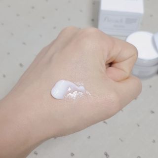 플레라디 에델바이스 인리치드 머랭 크림 — 5점을 준 리뷰어가 2021년 4월 올린 사용 사진