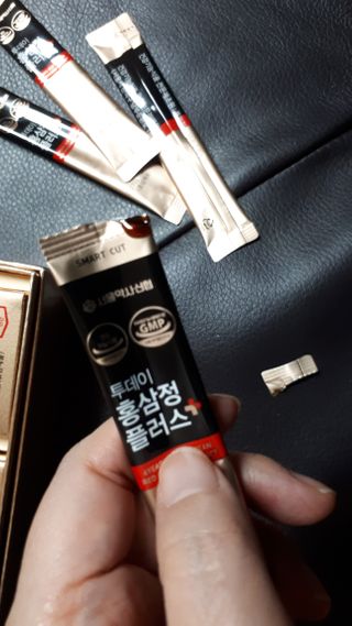 서울약사신협_투데이홍삼정플러스스틱_10g x 30포 — 5점을 준 리뷰어가 2020년 12월 올린 사용 사진