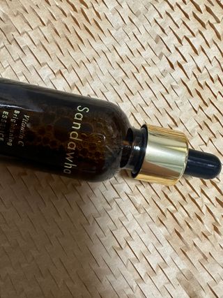 스킨큐어 산다화 비타민c 화이트닝 에센스 30ml — 5점을 준 리뷰어가 2023년 9월 올린 사용 사진