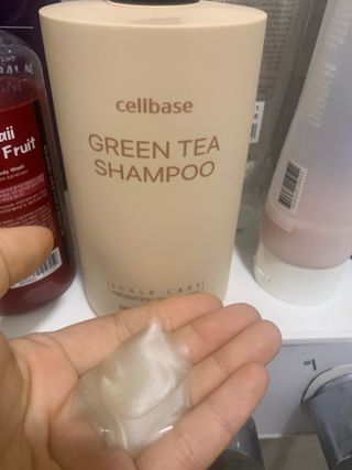 프리마인 더이상 뻣뻣하고 효과없는 탈모샴푸는 NO. 근본부터 케어하는 셀베이스 그린티샴푸(500ml) — 5점을 준 리뷰어가 2023년 2월 올린 사용 사진