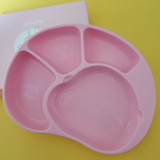 유비맘 캐릭터 실리콘 흡착 식판_색상 랜덤발송 — 5점을 준 리뷰어가 2021년 3월 올린 사용 사진