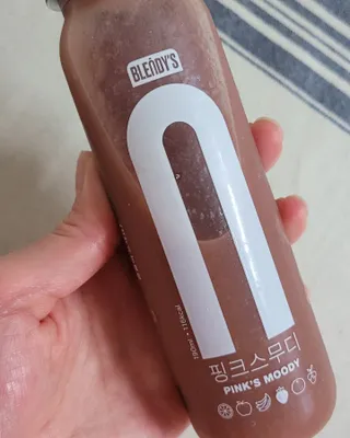 BLENDY'S 핑크 스무디+블론디 스무디 — 5점을 준 리뷰어가 2021년 10월 올린 사용 사진