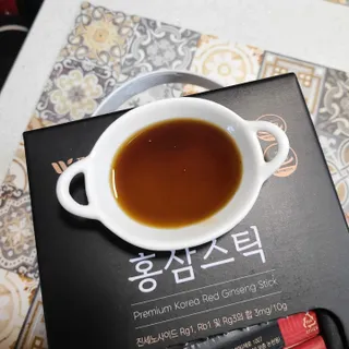 [푸름웰니스] 프리미엄 6년근 홍삼스틱 3mg x 100포 — 5점을 준 리뷰어가 2022년 2월 올린 사용 사진