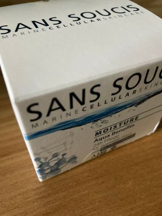 산수시 아쿠아 베네핏 24h 수부지 물광 속건조 수분크림 50ml — 5점을 준 리뷰어가 2021년 7월 올린 사용 사진