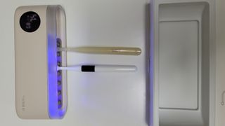 디하우트 랩 디하우트랩 UV 무선 칫솔살균기하루 8회 자동 살균 — 5점을 준 리뷰어가 2021년 11월 올린 사용 사진