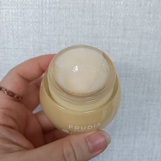 [후르디아] 미백 기능성 감귤 브라이트닝 크림 — 5점을 준 리뷰어가 2021년 4월 올린 사용 사진