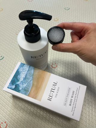 레츄얼 더 센트 바디워시 시크릿 파라다이스(500ml) — 5점을 준 리뷰어가 2022년 7월 올린 사용 사진