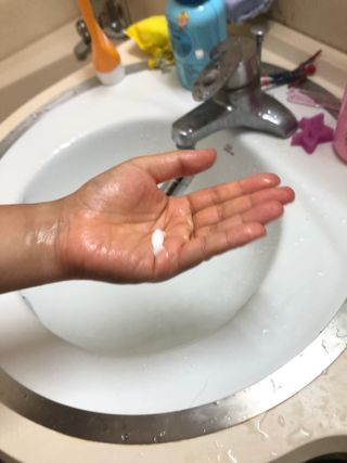 [갸스비] 지성 남성을 위한 포어케어 클렌징폼 — 5점을 준 리뷰어가 2021년 8월 올린 사용 사진