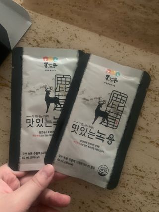 [몸엔용] 과일을 넣어 국산녹용을 맛있게 60ml x 30포 — 5점을 준 리뷰어가 2021년 6월 올린 사용 사진