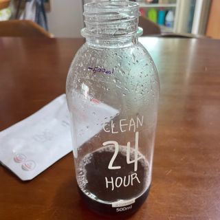 클린24시간 1BOX(5포) + 전용보틀(500ml) — 2.5점을 준 리뷰어가 2022년 7월 올린 사용 사진