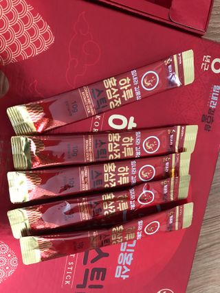힘내라김홍삼 하루홍삼정스틱 10g x 30포 — 5점을 준 리뷰어가 2021년 4월 올린 사용 사진