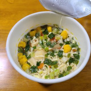 NISSIN 닛신 컵누들  4종 - 씨푸드오리지날, 씨푸드 스파이시, 씨푸드 커리, 씨푸드 XO소스 — 5점을 준 리뷰어가 2022년 2월 올린 사용 사진