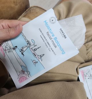 세뚜아(Cettua) [세뚜아] 모이스처 밸런싱 페이셜 마스크 Cettua Moisture Balancing Facial Mask 5매 — 5점을 준 리뷰어가 2024년 3월 올린 사용 사진