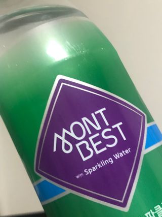 몽베스트 Montbest with Sparkling water Plain 20병 — 5점을 준 리뷰어가 2021년 11월 올린 사용 사진