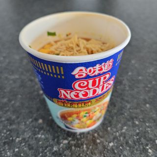 NISSIN 닛신 컵누들  4종 - 씨푸드오리지날, 씨푸드 스파이시, 씨푸드 커리, 씨푸드 XO소스 — 5점을 준 리뷰어가 2022년 11월 올린 사용 사진