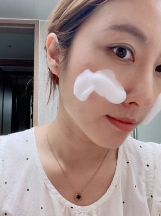 아미퓨어 [라이브] 피부장벽 강화를 위한 머랭 버블 클렌저 천연계면활성제로 온가족 사용가능 — 5점을 준 리뷰어가 2021년 7월 올린 사용 사진