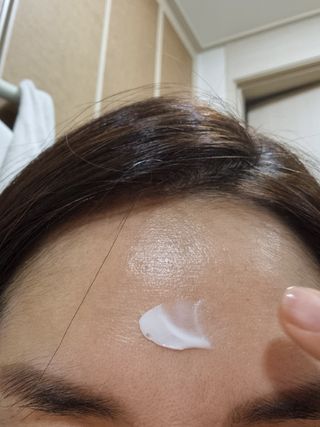 [휴랑] 오미자 2,000알로 피부 생기를 채워주는 밸런싱 크림 — 5점을 준 리뷰어가 2021년 10월 올린 사용 사진