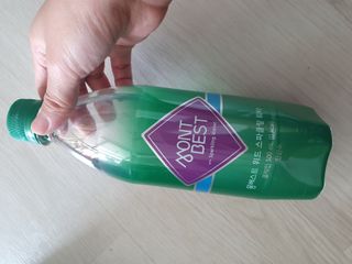 몽베스트 Montbest with Sparkling water Plain 20병 — 4.5점을 준 리뷰어가 2021년 10월 올린 사용 사진