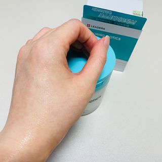 리더스코스메틱 리더스 카밍 바이오틱스 퀵 수딩 패드 — 5점을 준 리뷰어가 2022년 8월 올린 사용 사진