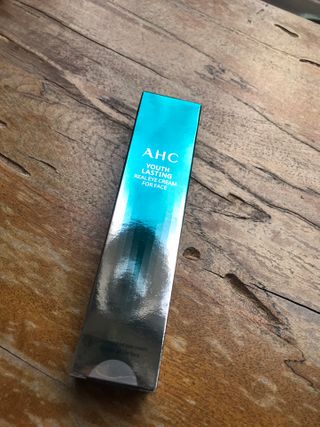 [NEW 탄력유턴 아이크림] AHC 유스 래스팅 리얼 아이크림 포 페이스 — 5점을 준 리뷰어가 2021년 2월 올린 사용 사진