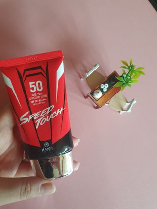 약손명가코스메틱 에오스보떼 스피드터치 선크림 50ml — 5점을 준 리뷰어가 2021년 8월 올린 사용 사진