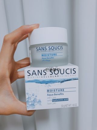 산수시 아쿠아 베네핏 24h 수부지 물광 속건조 수분크림 50ml — 5점을 준 리뷰어가 2021년 7월 올린 사용 사진