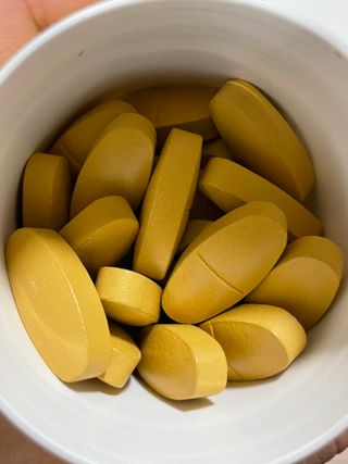 Swisse 스위스 고함량 밀크씨슬 35,000mg 60정 — 4.5점을 준 리뷰어가 2021년 11월 올린 사용 사진