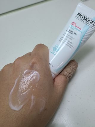 피지오겔 레드수딩 시카밸런스 크림 50ml — 5점을 준 리뷰어가 2022년 4월 올린 사용 사진