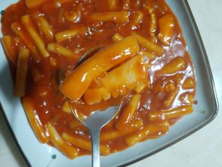 한성기업 무볼레 닭떡볶이+해물떡볶이 2종 세트 — 5점을 준 리뷰어가 2021년 10월 올린 사용 사진